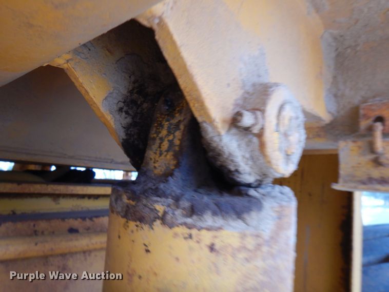 image for item JS9481 International 350  haul truck