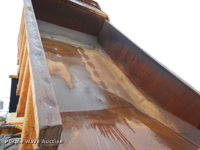 image for item JS9481 International 350  haul truck