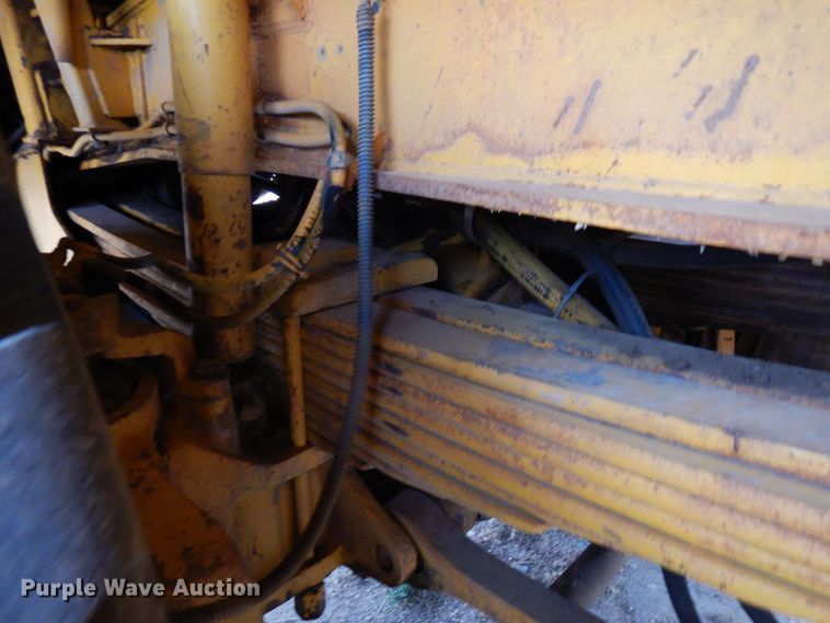 image for item JS9481 International 350  haul truck