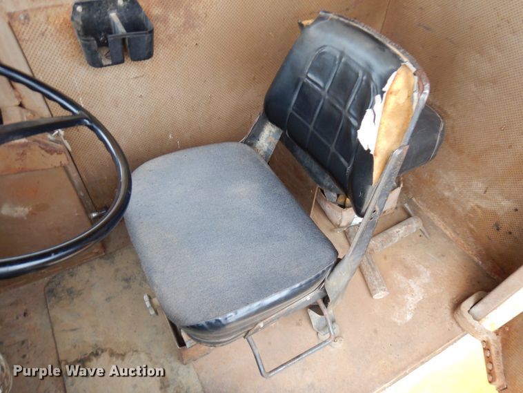 image for item JS9481 International 350  haul truck