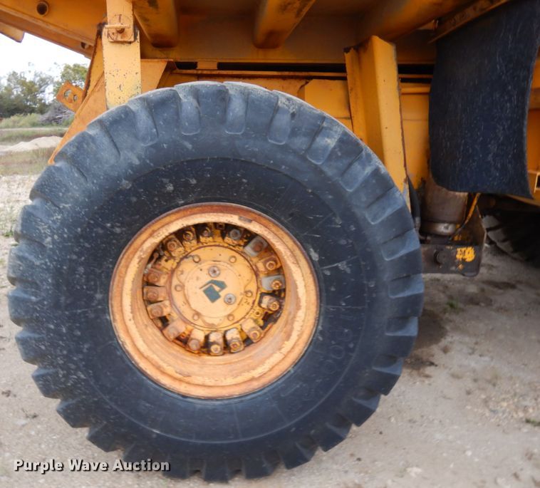 image for item JS9481 International 350  haul truck