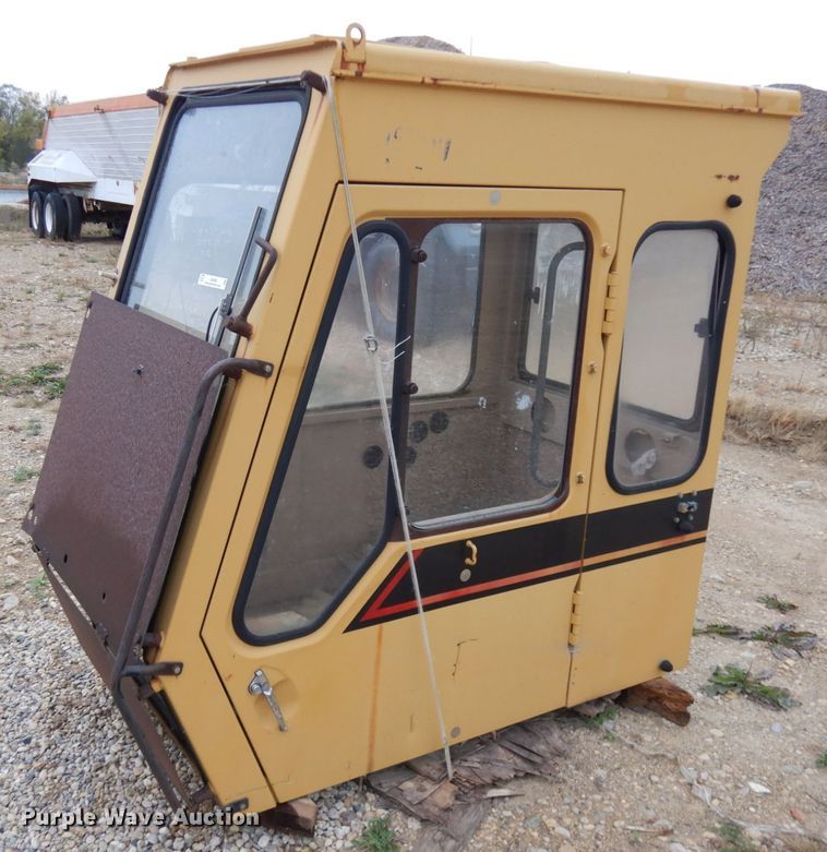 image for item JS9488 Caterpillar excavator cab