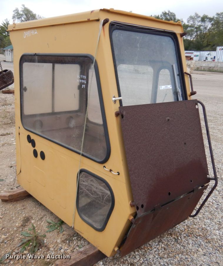 image for item JS9488 Caterpillar excavator cab