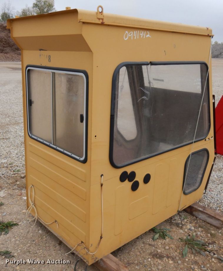 image for item JS9488 Caterpillar excavator cab