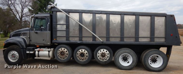 image for item JS9489 2002 Mack CV713  dump truck