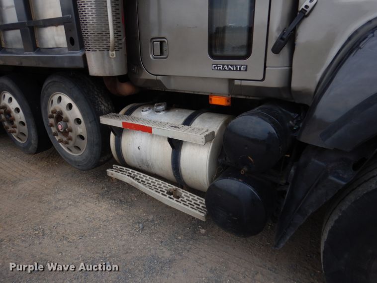 image for item JS9489 2002 Mack CV713  dump truck