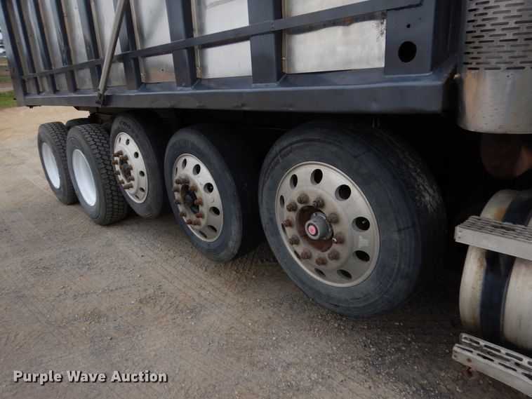 image for item JS9489 2002 Mack CV713  dump truck