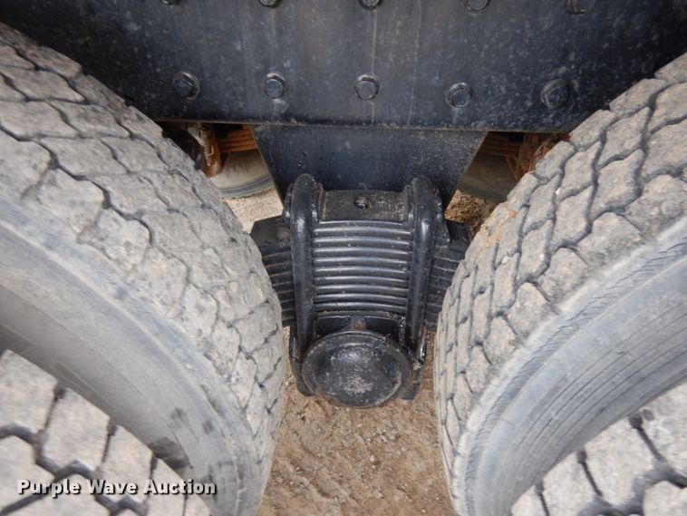 image for item JS9489 2002 Mack CV713  dump truck