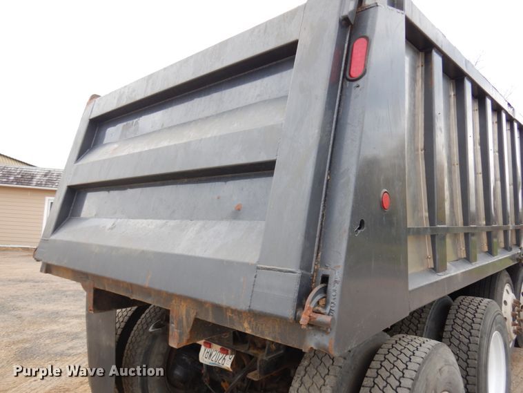 image for item JS9489 2002 Mack CV713  dump truck