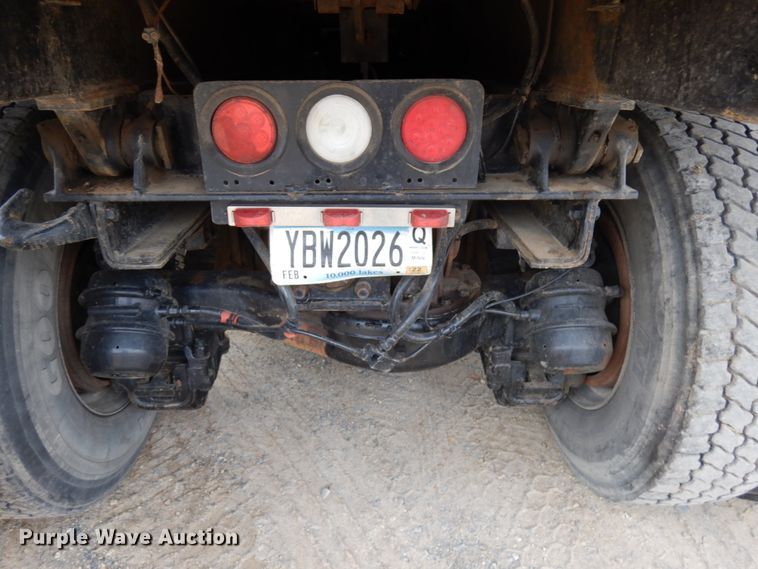 image for item JS9489 2002 Mack CV713  dump truck