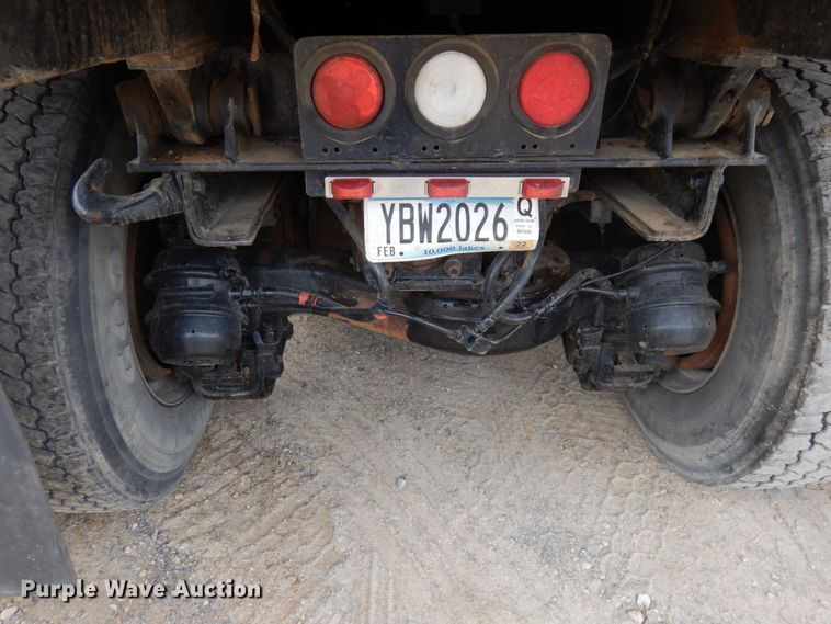 image for item JS9489 2002 Mack CV713  dump truck