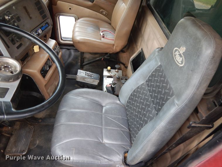 image for item JS9489 2002 Mack CV713  dump truck