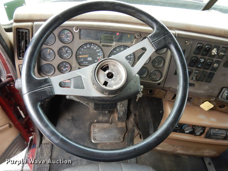 image for item JS9489 2002 Mack CV713  dump truck