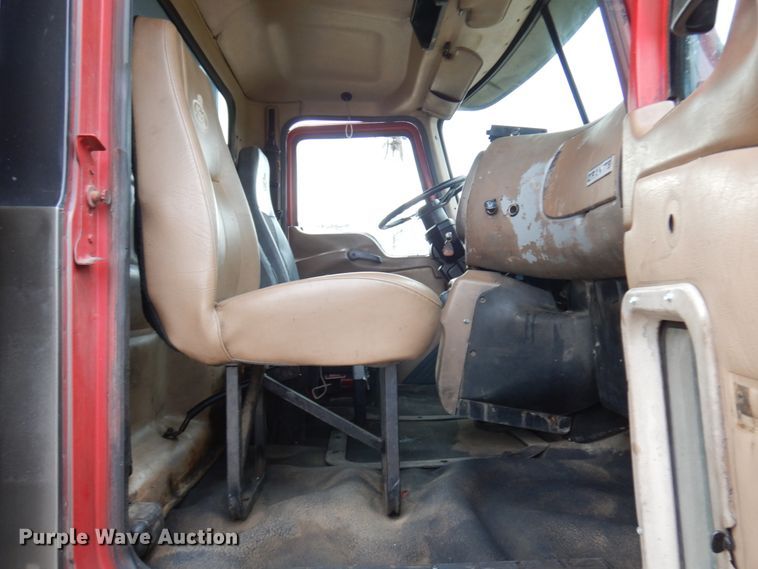 image for item JS9489 2002 Mack CV713  dump truck