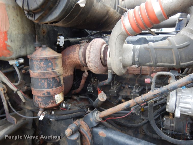 image for item JS9489 2002 Mack CV713  dump truck