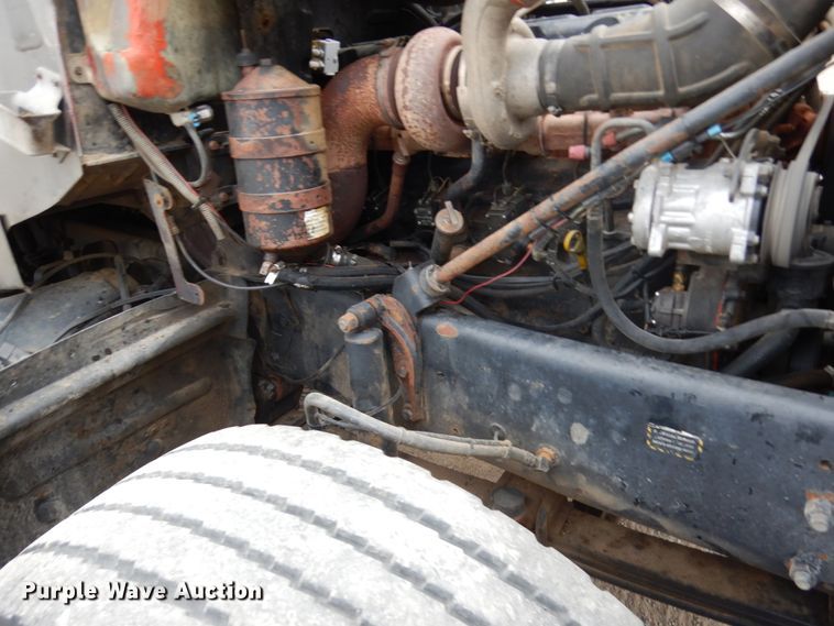 image for item JS9489 2002 Mack CV713  dump truck