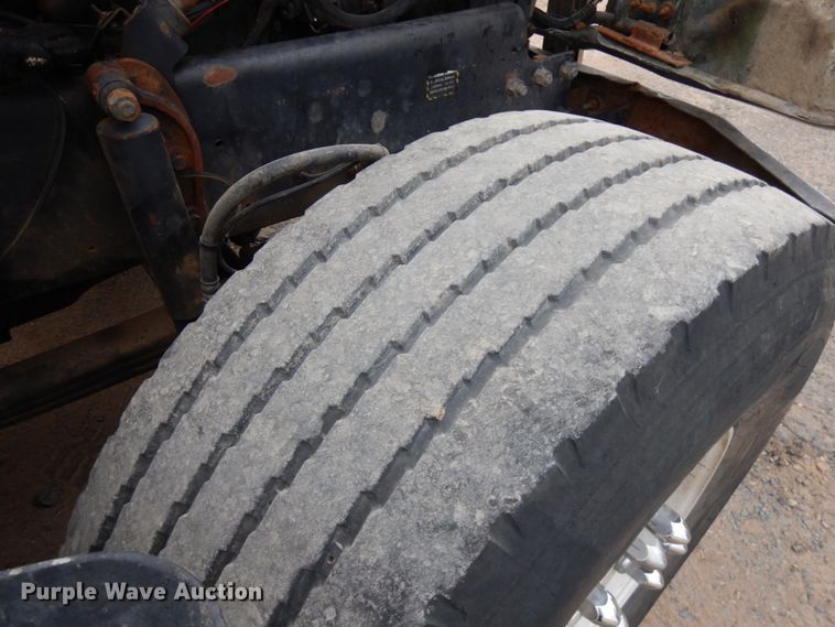 image for item JS9489 2002 Mack CV713  dump truck