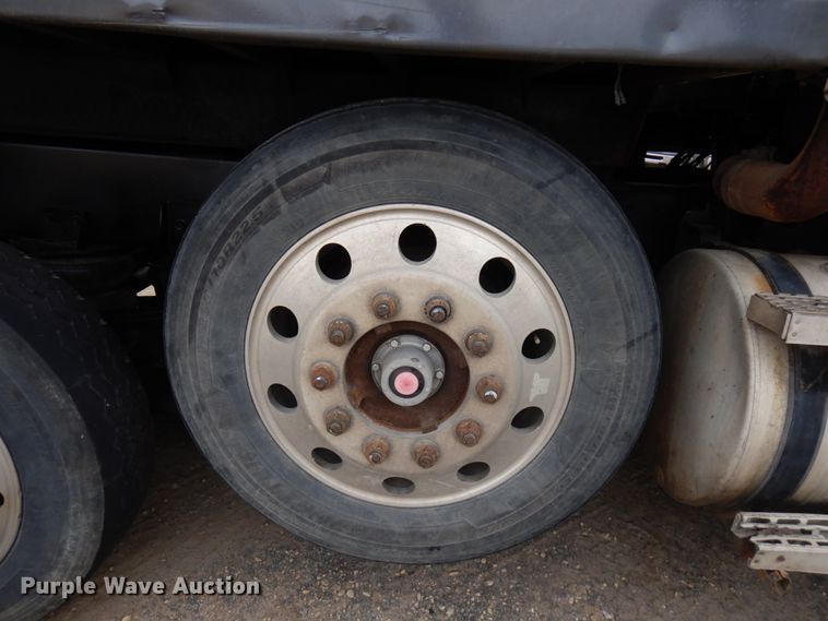 image for item JS9489 2002 Mack CV713  dump truck