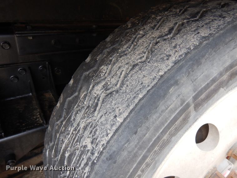 image for item JS9489 2002 Mack CV713  dump truck