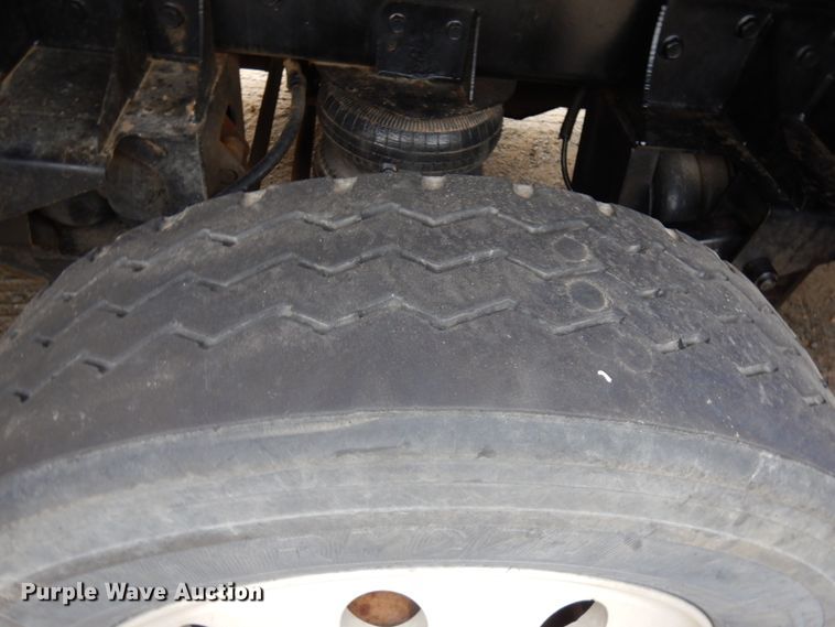 image for item JS9489 2002 Mack CV713  dump truck