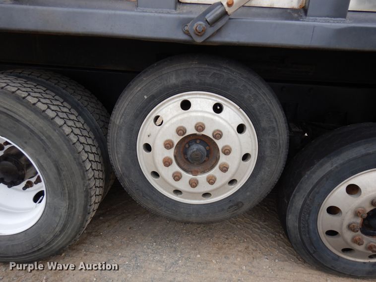 image for item JS9489 2002 Mack CV713  dump truck