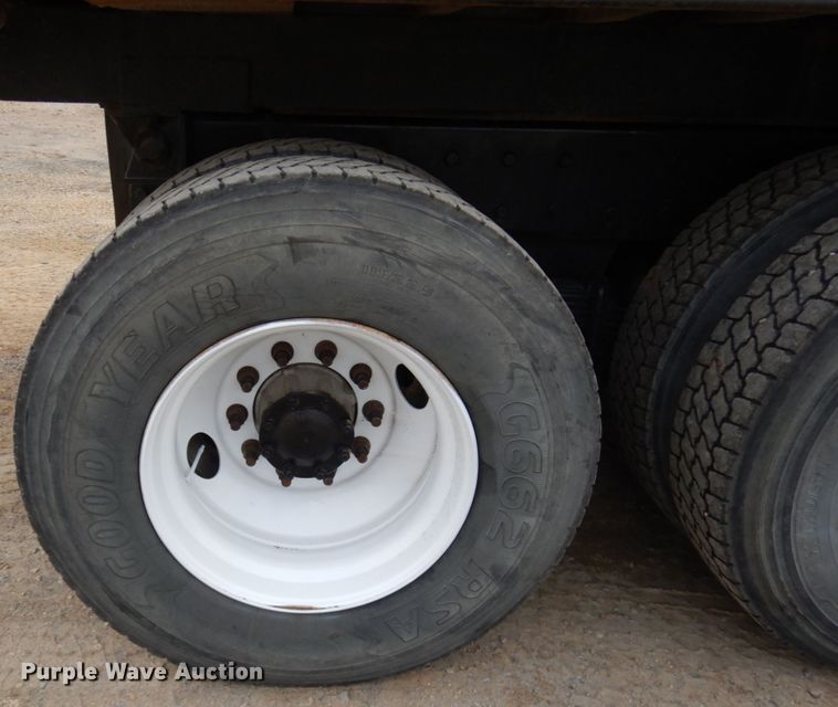 image for item JS9489 2002 Mack CV713  dump truck