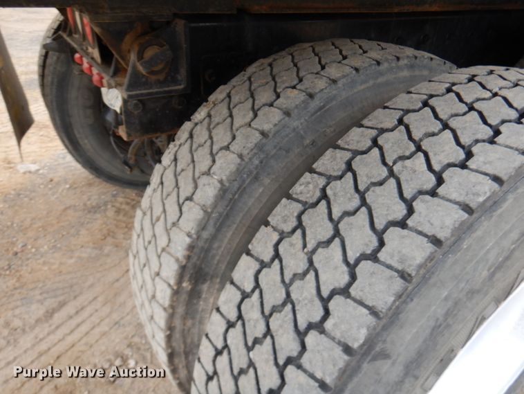 image for item JS9489 2002 Mack CV713  dump truck