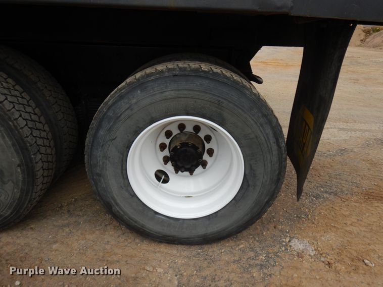 image for item JS9489 2002 Mack CV713  dump truck