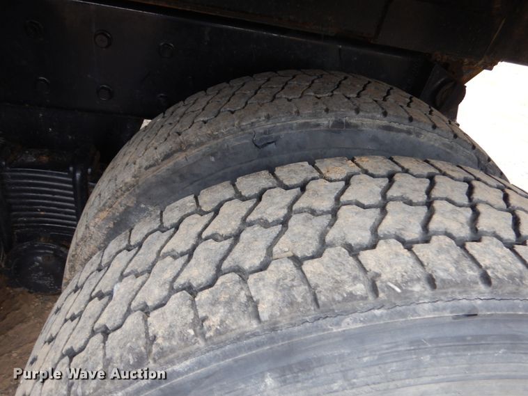 image for item JS9489 2002 Mack CV713  dump truck