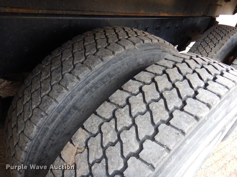 image for item JS9489 2002 Mack CV713  dump truck