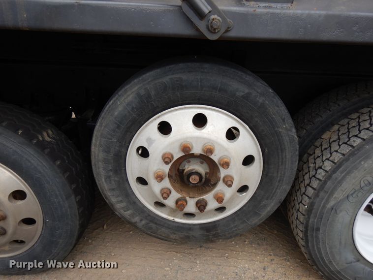 image for item JS9489 2002 Mack CV713  dump truck