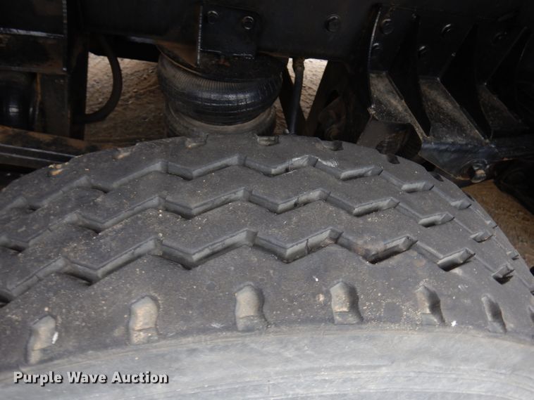 image for item JS9489 2002 Mack CV713  dump truck