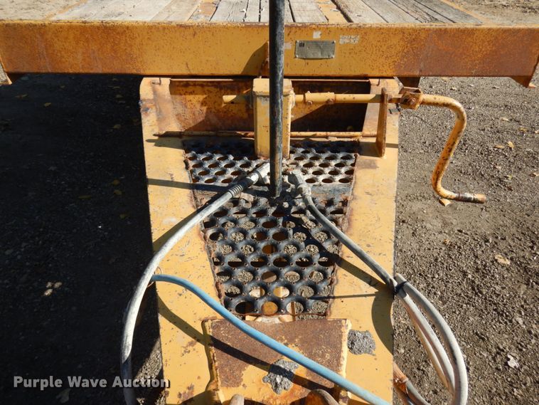 image for item JS9493 2000 Trail King TK40-2400  tilt deck equipment trailer