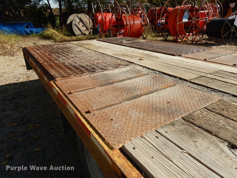 image for item JS9493 2000 Trail King TK40-2400  tilt deck equipment trailer