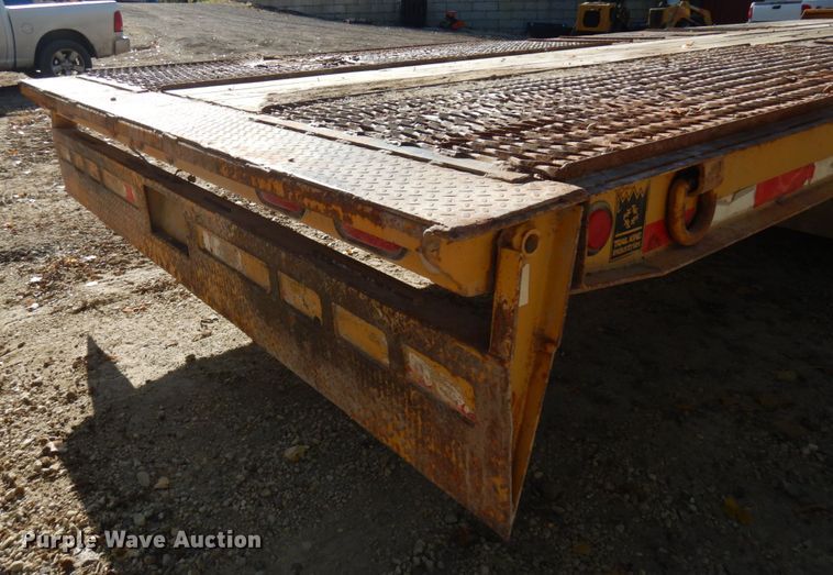 image for item JS9493 2000 Trail King TK40-2400  tilt deck equipment trailer