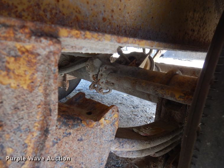 image for item JS9493 2000 Trail King TK40-2400  tilt deck equipment trailer