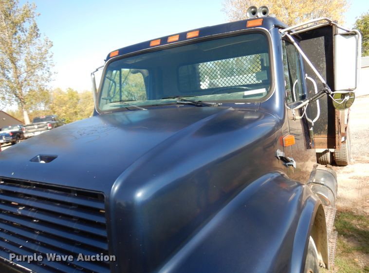 image for item JS9494 1991 International 4900  dump truck