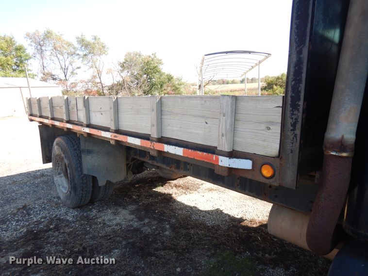 image for item JS9494 1991 International 4900  dump truck