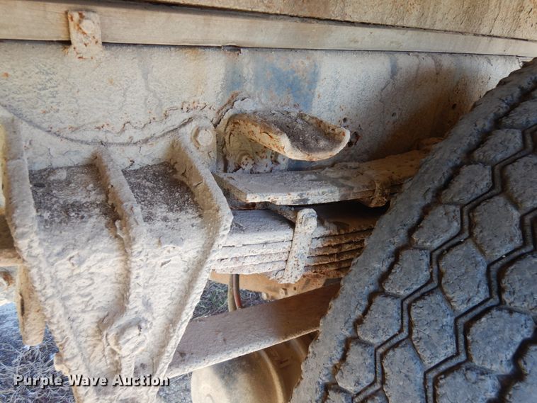 image for item JS9494 1991 International 4900  dump truck