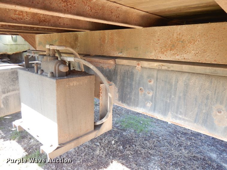 image for item JS9494 1991 International 4900  dump truck