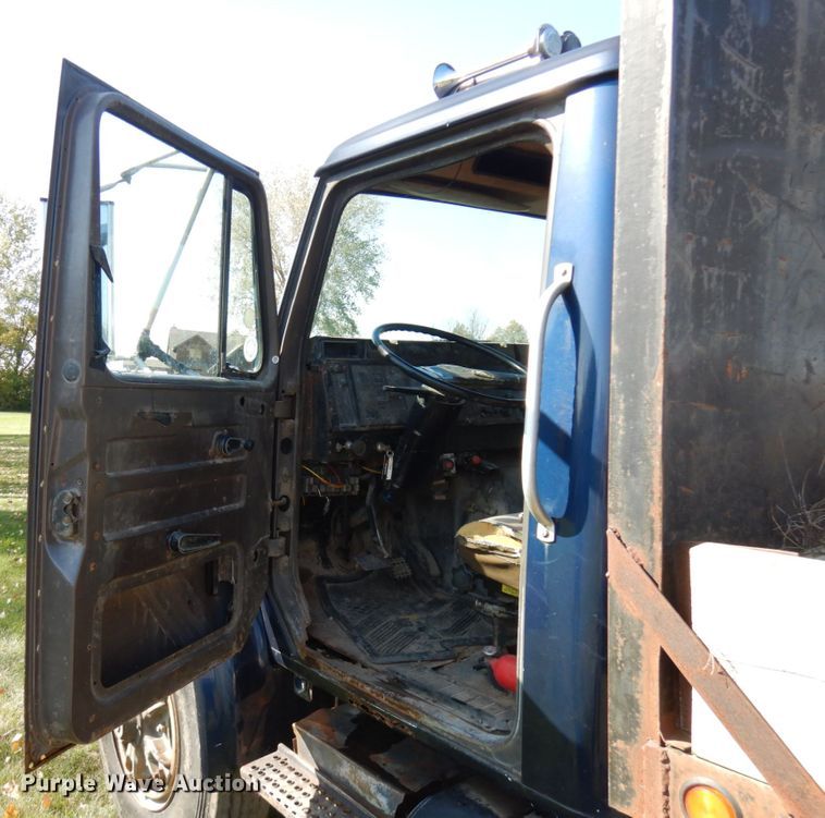 image for item JS9494 1991 International 4900  dump truck