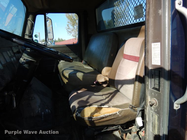 image for item JS9494 1991 International 4900  dump truck