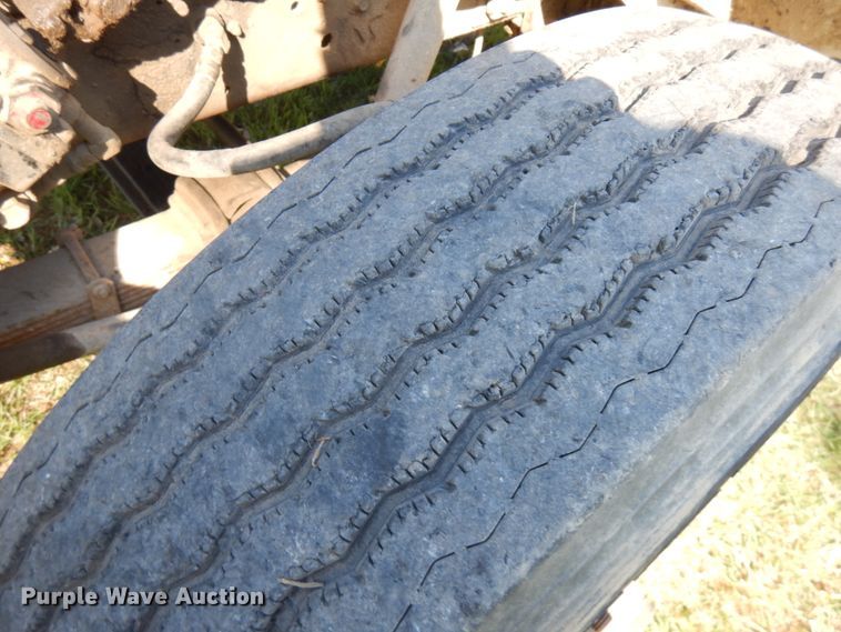 image for item JS9494 1991 International 4900  dump truck