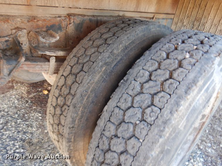 image for item JS9494 1991 International 4900  dump truck