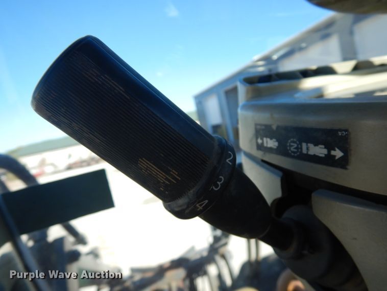 image for item JS9513 1999 Case 621C  wheel loader