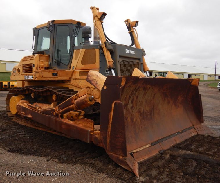 image for item JS9521 2004 John Deere 1050C  dozer