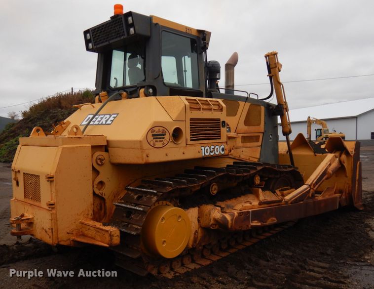 image for item JS9521 2004 John Deere 1050C  dozer