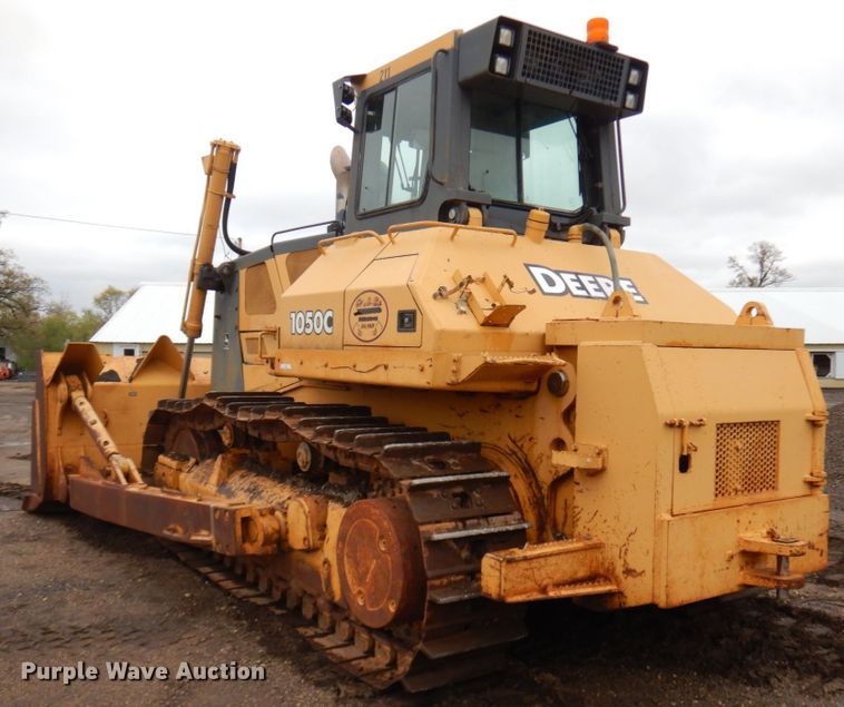 image for item JS9521 2004 John Deere 1050C  dozer