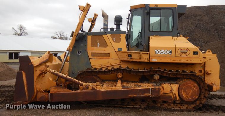 image for item JS9521 2004 John Deere 1050C  dozer