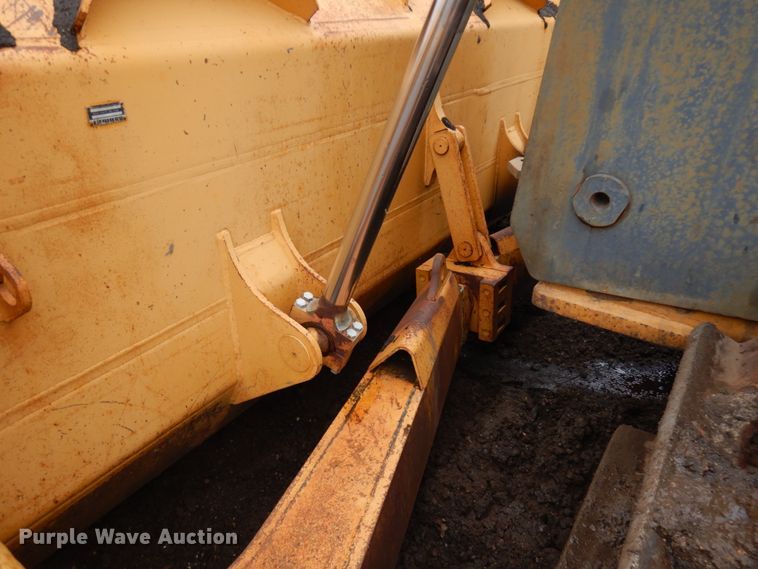 image for item JS9521 2004 John Deere 1050C  dozer